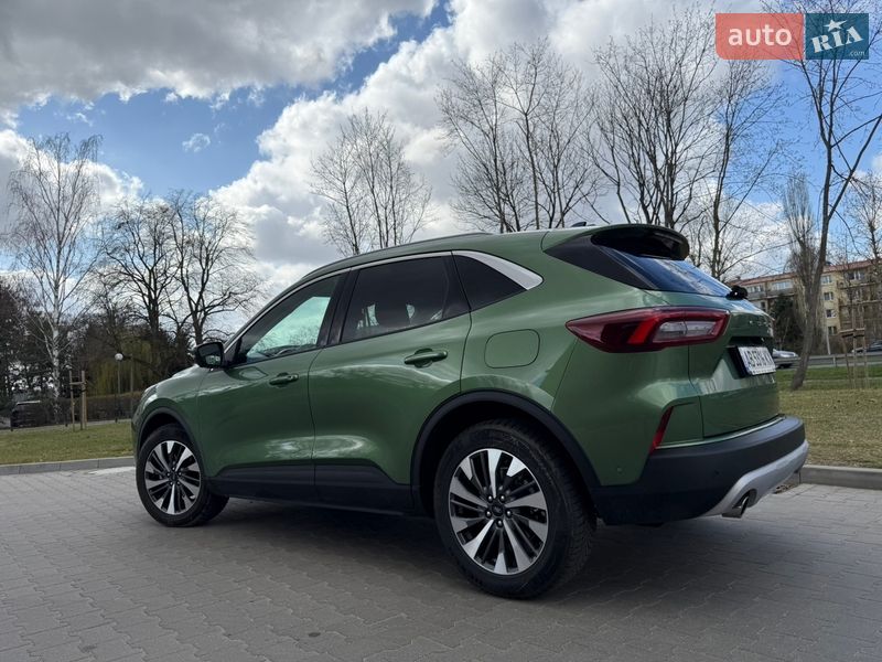 Внедорожник / Кроссовер Ford Kuga 2024 в Ладыжине