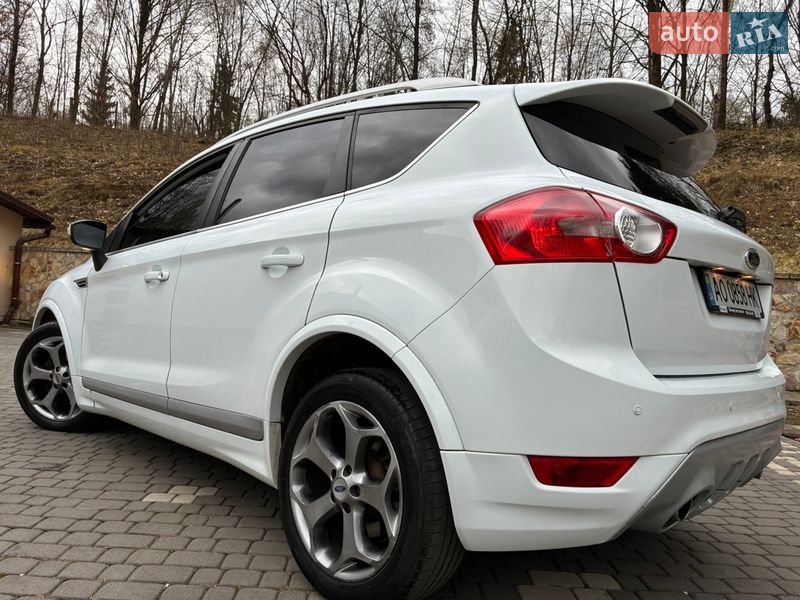 Внедорожник / Кроссовер Ford Kuga 2010 в Тячеве