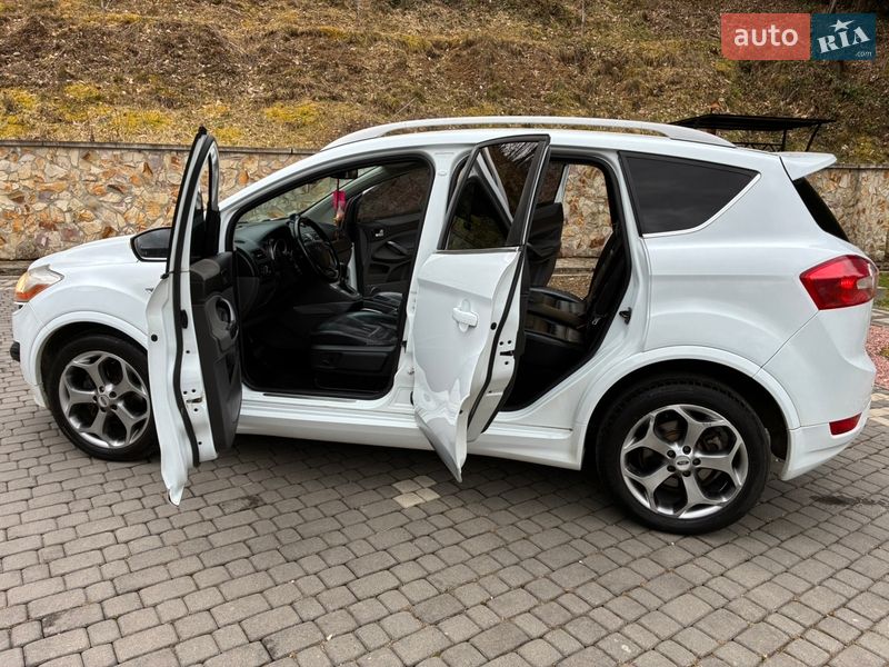 Внедорожник / Кроссовер Ford Kuga 2010 в Тячеве