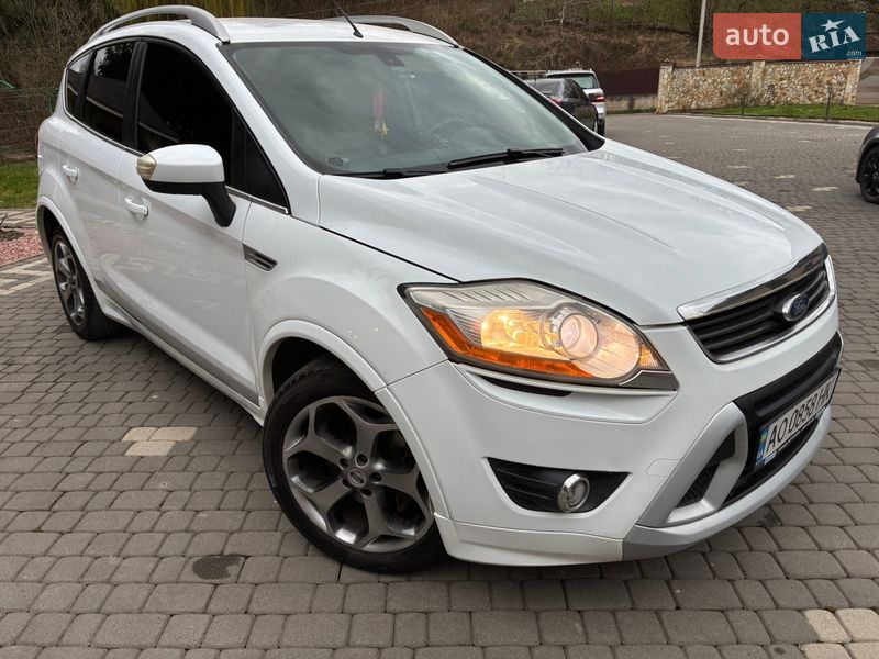 Внедорожник / Кроссовер Ford Kuga 2010 в Тячеве