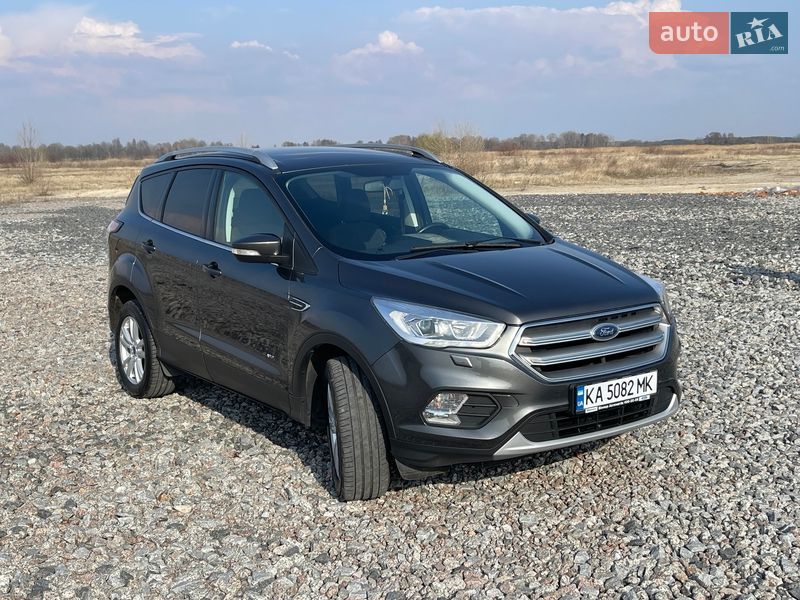 Внедорожник / Кроссовер Ford Kuga 2018 в Киеве