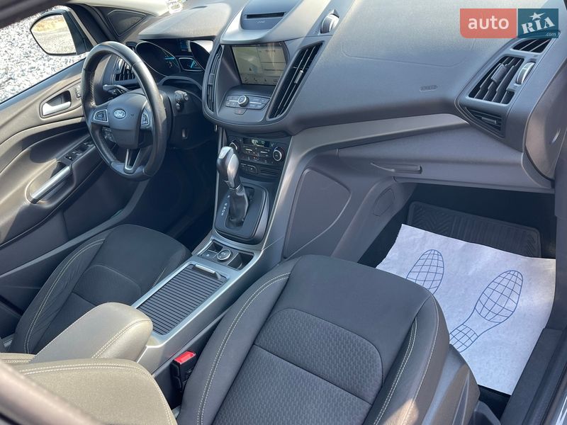 Внедорожник / Кроссовер Ford Kuga 2018 в Киеве
