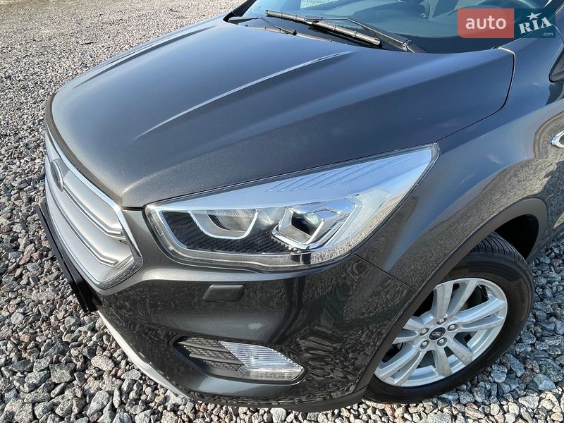 Внедорожник / Кроссовер Ford Kuga 2018 в Киеве