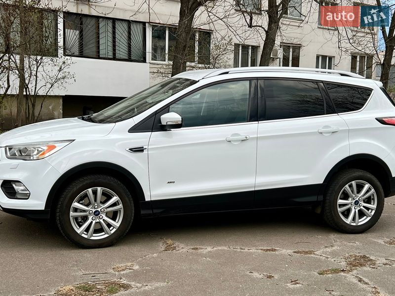 Внедорожник / Кроссовер Ford Kuga 2016 в Киеве фото 3 Внедорожник / Кроссовер Ford Kuga 2016 в Киеве