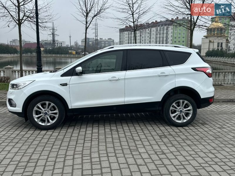 Внедорожник / Кроссовер Ford Kuga 2019 в Ивано-Франковске