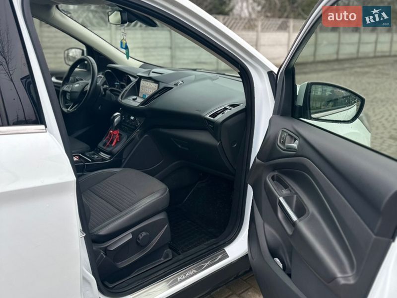 Внедорожник / Кроссовер Ford Kuga 2019 в Ивано-Франковске