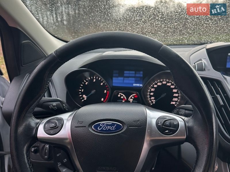 Позашляховик / Кросовер Ford Kuga 2016 в Бахмачі