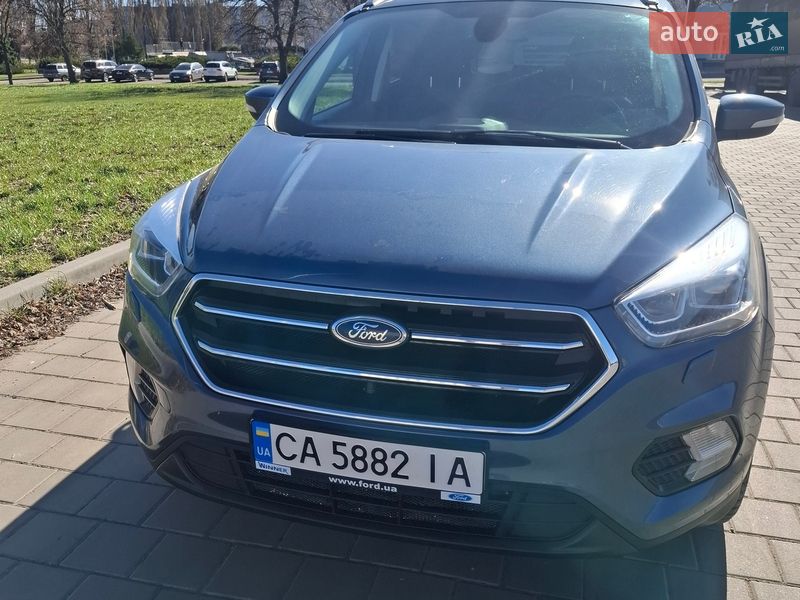 Позашляховик / Кросовер Ford Kuga 2019 в Черкасах
