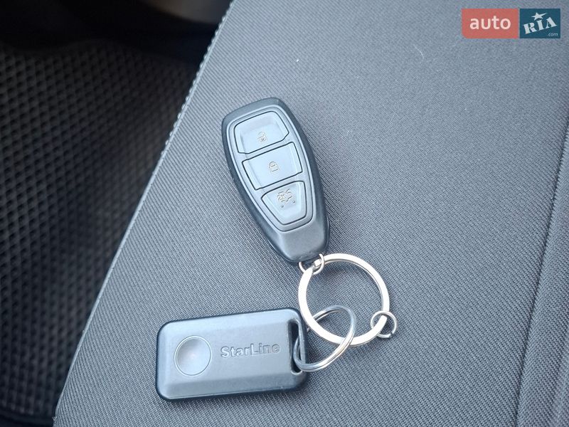 Позашляховик / Кросовер Ford Kuga 2019 в Черкасах