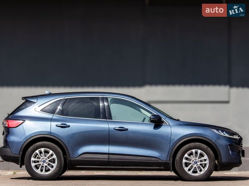 Внедорожник / Кроссовер Ford Kuga 2020 в Львове