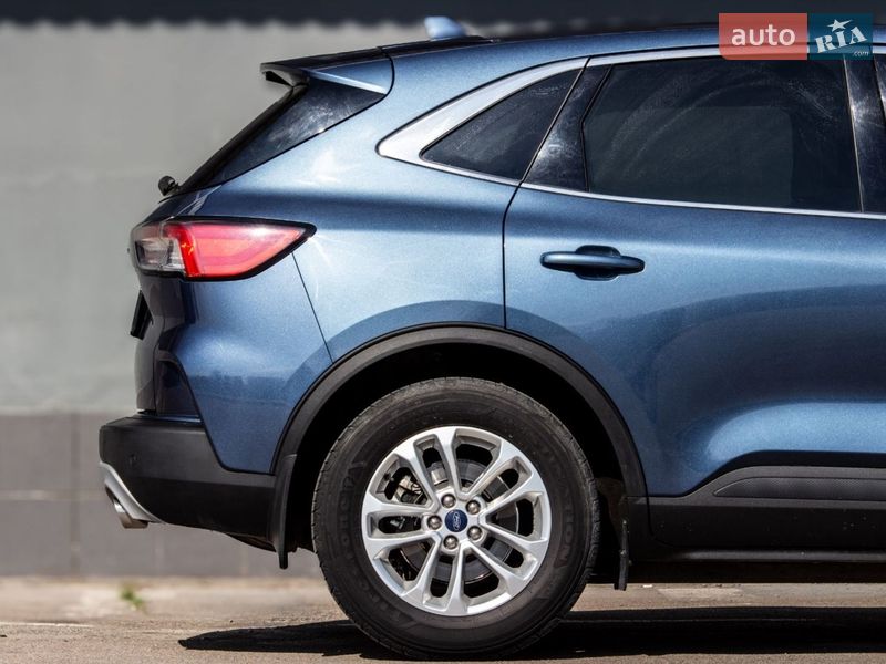 Внедорожник / Кроссовер Ford Kuga 2020 в Львове