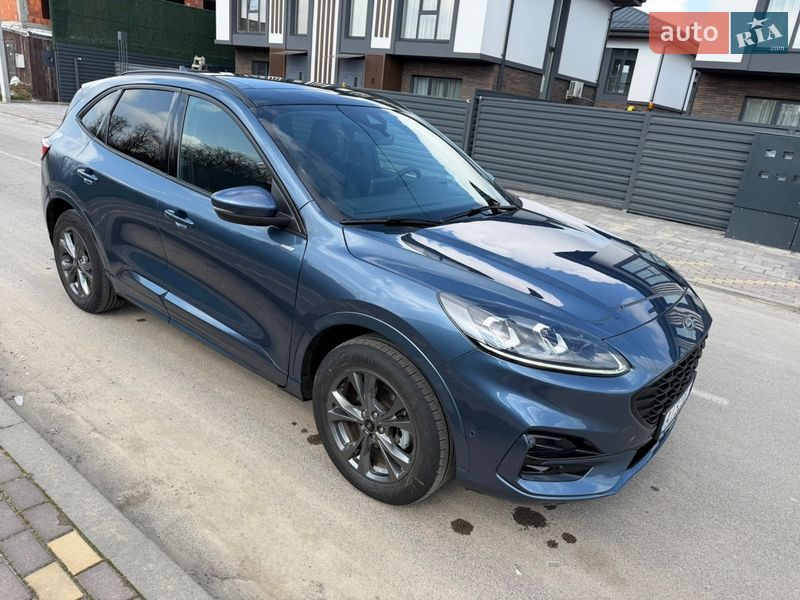 Позашляховик / Кросовер Ford Kuga 2022 в Києві