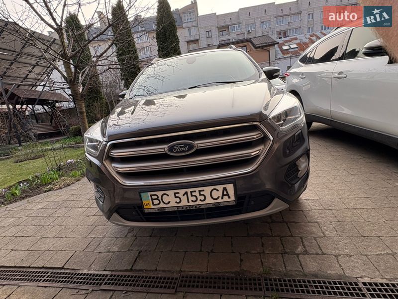 Позашляховик / Кросовер Ford Kuga 2017 в Львові
