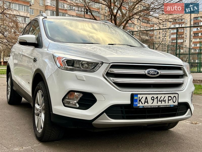 Внедорожник / Кроссовер Ford Kuga 2016 в Киеве фото 5 Внедорожник / Кроссовер Ford Kuga 2016 в Киеве