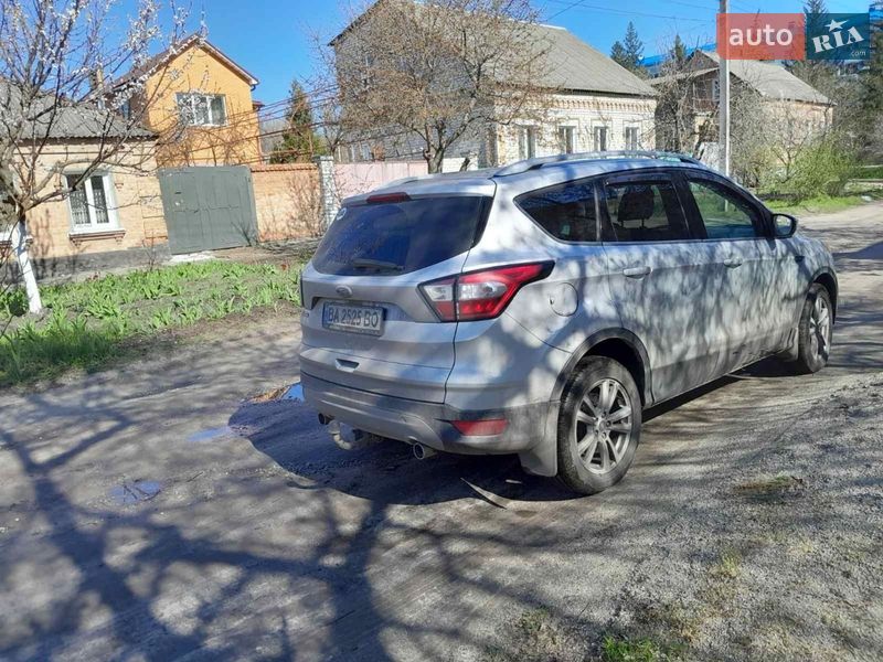 Позашляховик / Кросовер Ford Kuga 2017 в Кропивницькому
