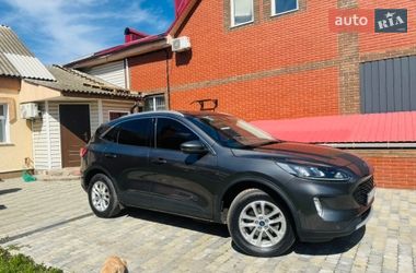 Позашляховик / Кросовер Ford Kuga 2021 в Ромнах