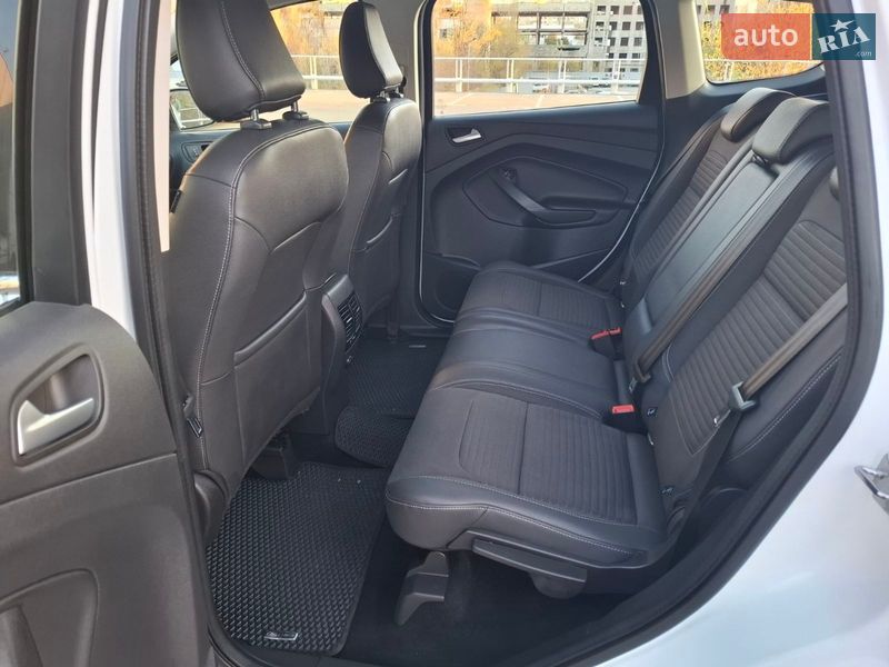 Позашляховик / Кросовер Ford Kuga 2019 в Києві