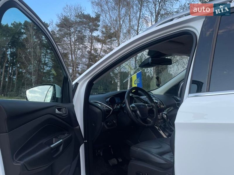 Позашляховик / Кросовер Ford Kuga 2015 в Житомирі