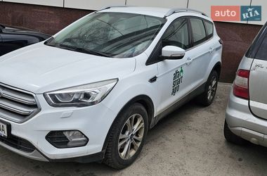 Внедорожник / Кроссовер Ford Kuga 2019 в Киеве