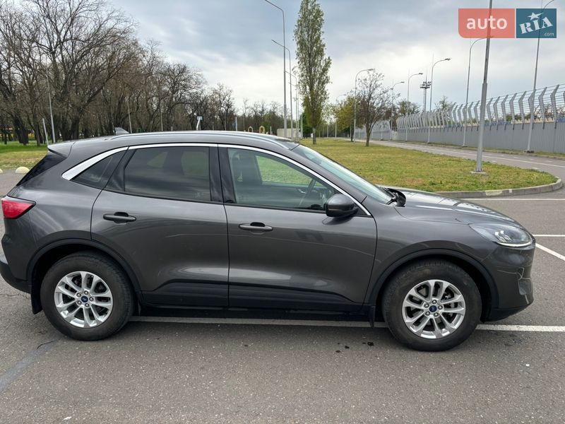 Внедорожник / Кроссовер Ford Kuga 2023 в Николаеве