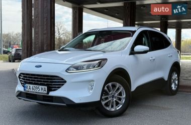 Внедорожник / Кроссовер Ford Kuga 2021 в Киеве