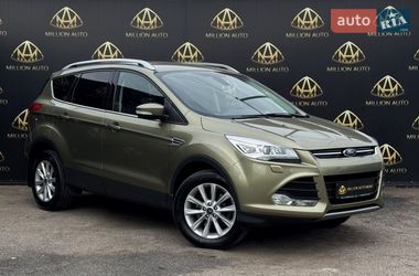 Позашляховик / Кросовер Ford Kuga 2015 в Києві