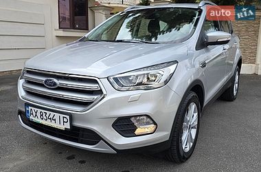 Внедорожник / Кроссовер Ford Kuga 2019 в Киеве