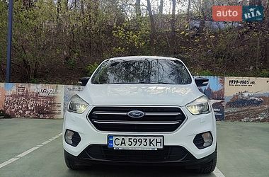 Внедорожник / Кроссовер Ford Kuga 2017 в Умани
