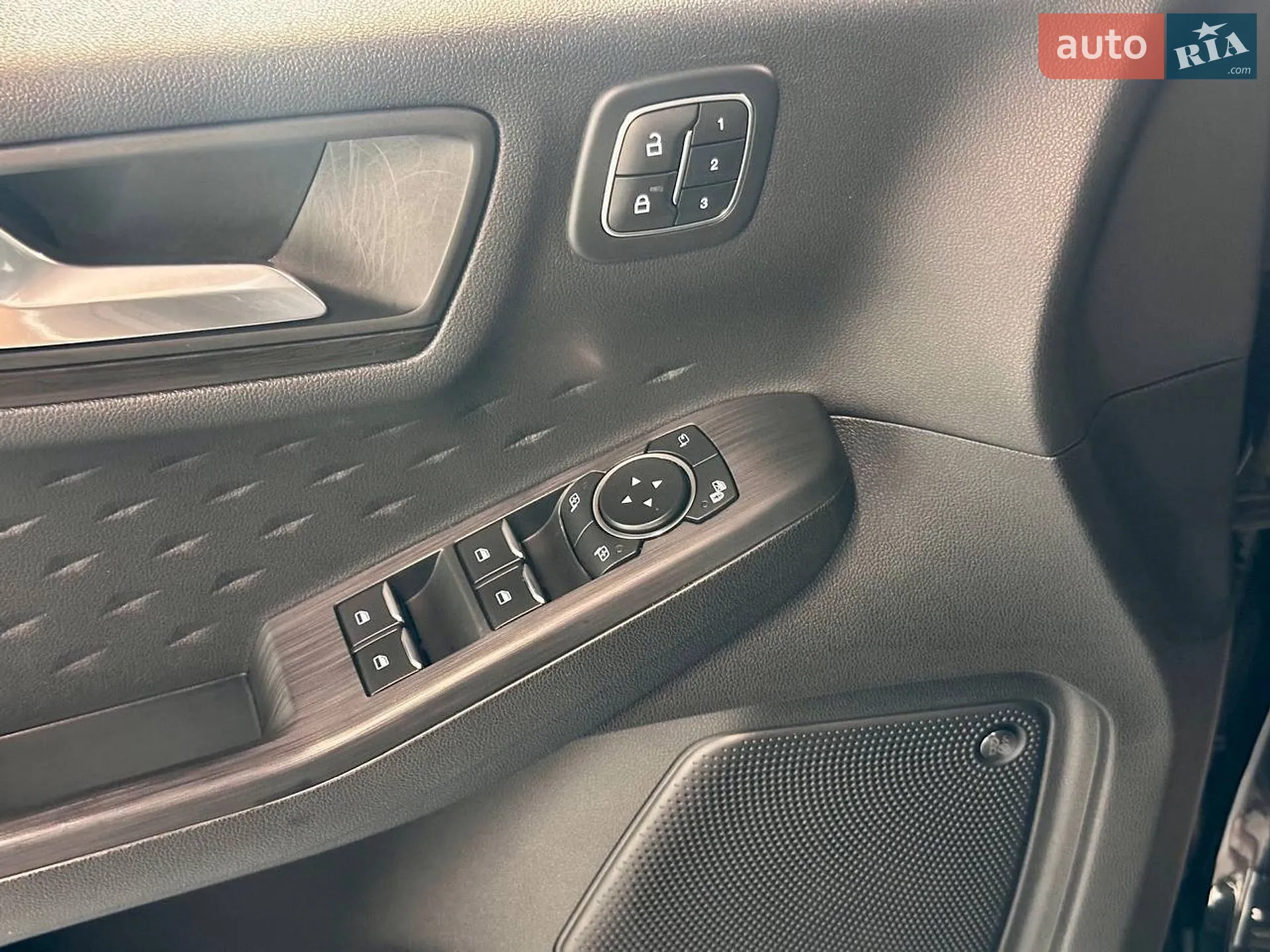 2020 Ford Kuga - мініатюра 15