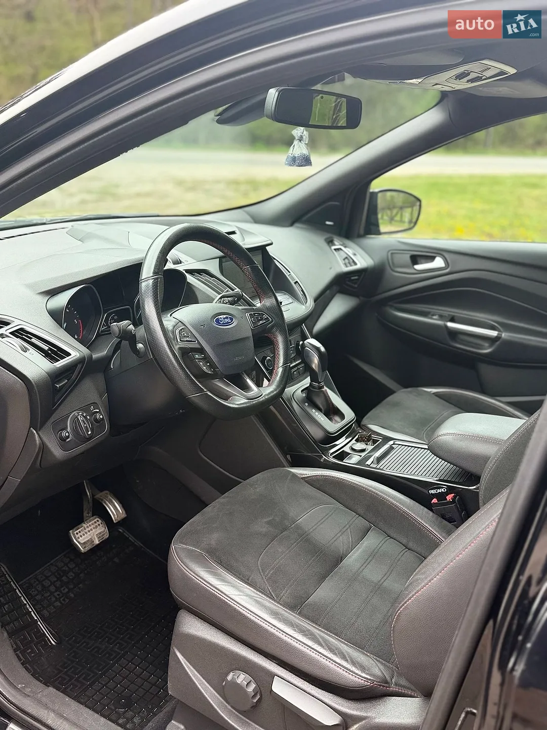 Ford Kuga 2019 VIN WF0AXXWPMAKY69598 фото оголошення 12 з 17
