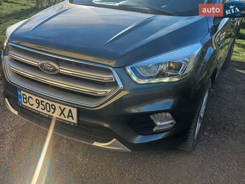 Позашляховик / Кросовер Ford Kuga 2017 в Львові