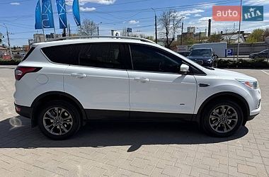 Внедорожник / Кроссовер Ford Kuga 2016 в Виннице