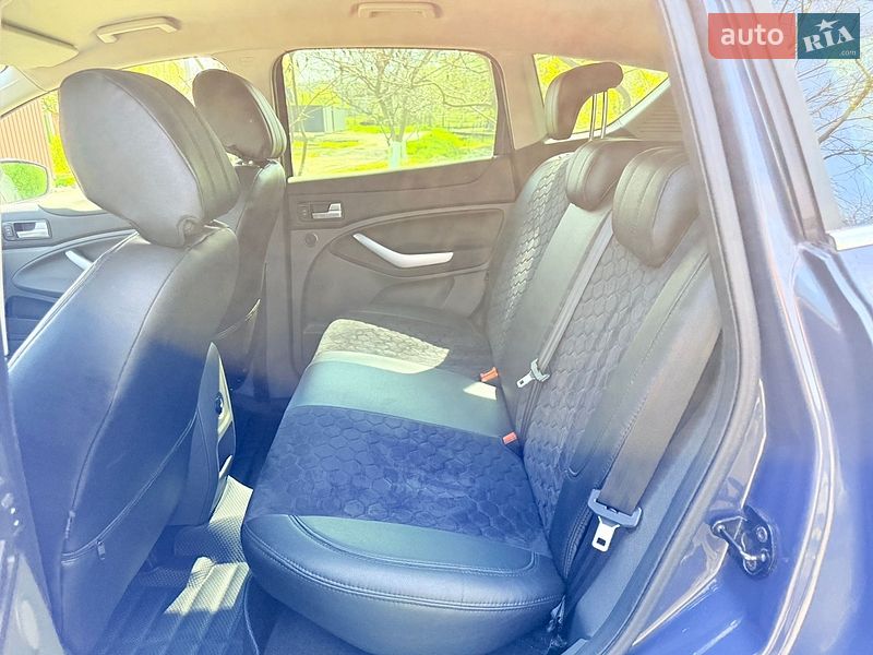 Внедорожник / Кроссовер Ford Kuga 2011 в Харькове
