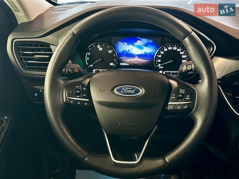 Внедорожник / Кроссовер Ford Kuga 2020 в Львове