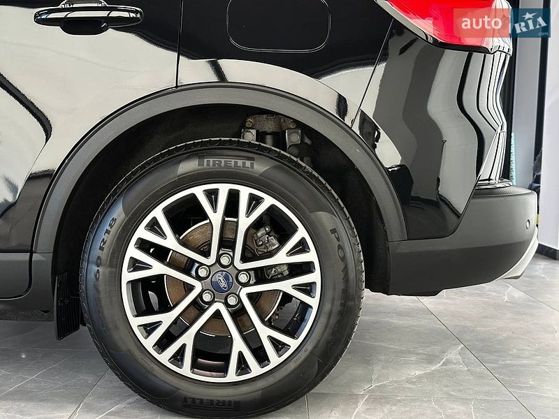 Внедорожник / Кроссовер Ford Kuga 2020 в Львове