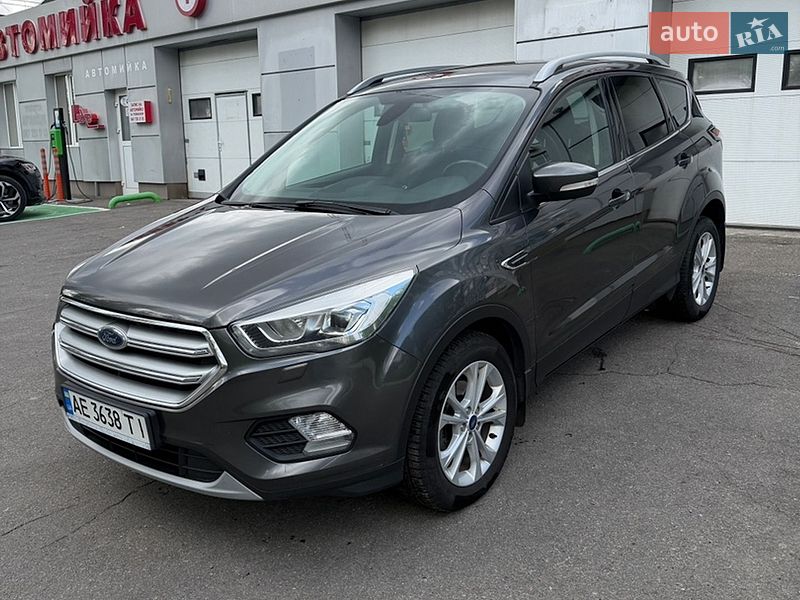 Позашляховик / Кросовер Ford Kuga 2019 в Дніпрі