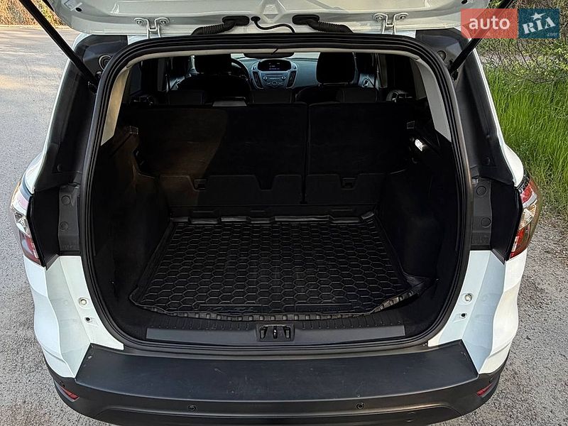 Позашляховик / Кросовер Ford Kuga 2017 в Дніпрі