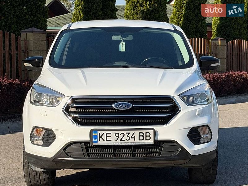 Позашляховик / Кросовер Ford Kuga 2017 в Дніпрі