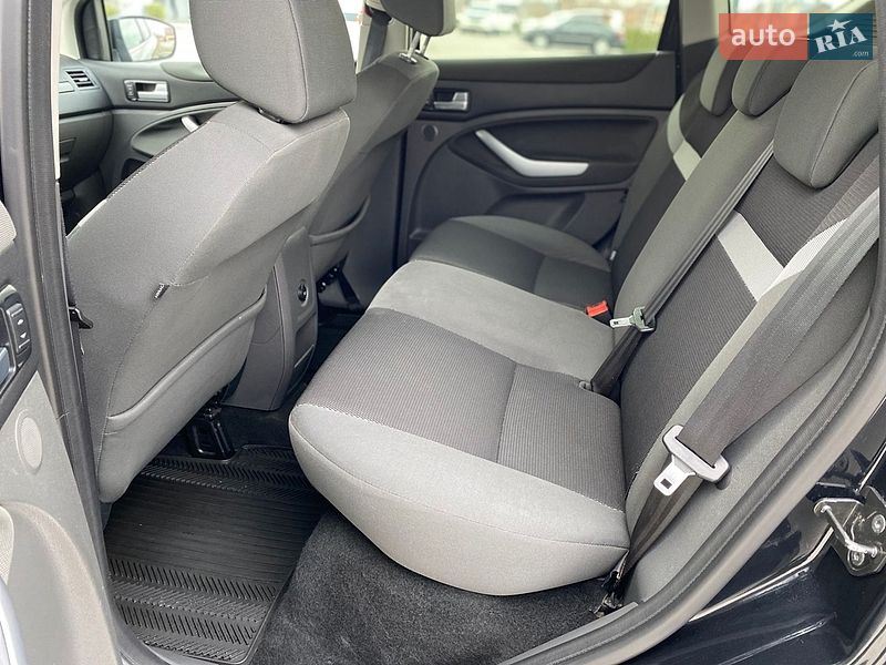 Внедорожник / Кроссовер Ford Kuga 2012 в Виннице