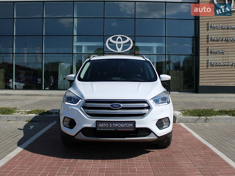 Внедорожник / Кроссовер Ford Kuga 2017 в Черкассах
