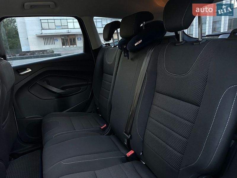 Позашляховик / Кросовер Ford Kuga 2015 в Чернігові