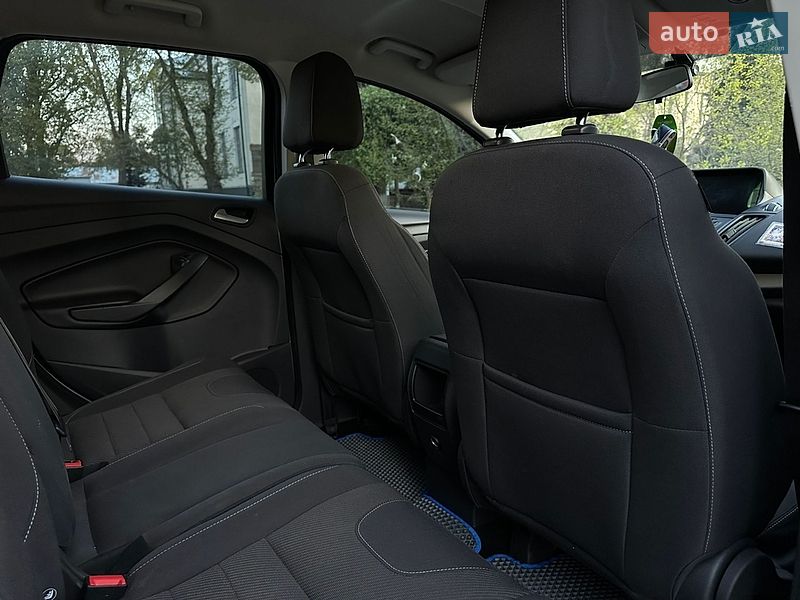 Позашляховик / Кросовер Ford Kuga 2015 в Чернігові