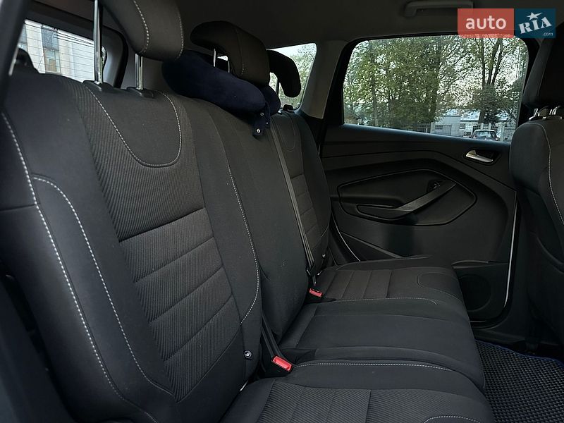 Позашляховик / Кросовер Ford Kuga 2015 в Чернігові