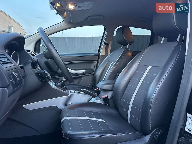 Внедорожник / Кроссовер Ford Kuga 2012 в Луцке