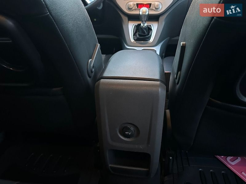 Внедорожник / Кроссовер Ford Kuga 2012 в Луцке