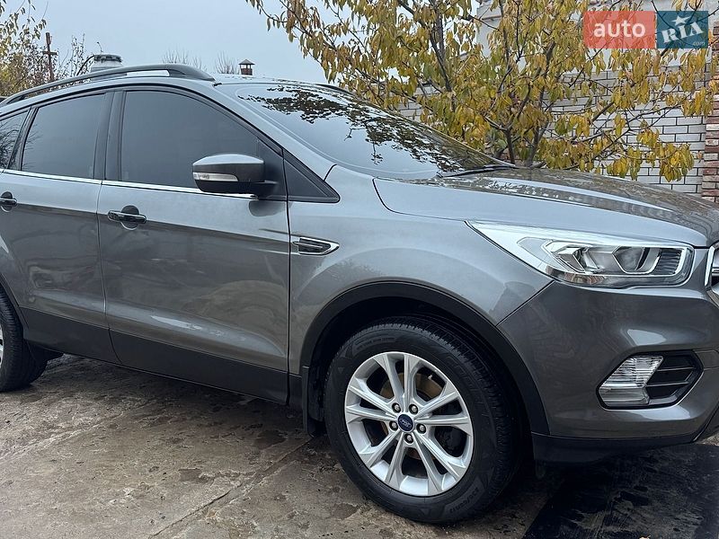 Внедорожник / Кроссовер Ford Kuga 2019 в Днепре