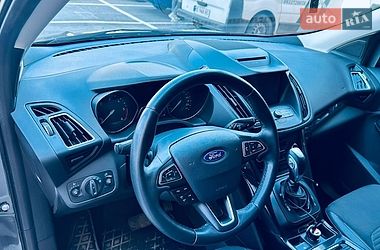 Внедорожник / Кроссовер Ford Kuga 2019 в Днепре