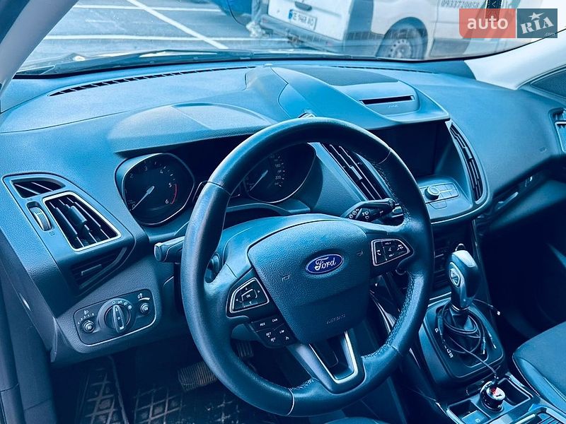 Внедорожник / Кроссовер Ford Kuga 2019 в Днепре
