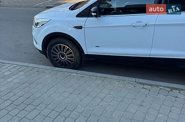 Внедорожник / Кроссовер Ford Kuga 2017 в Измаиле