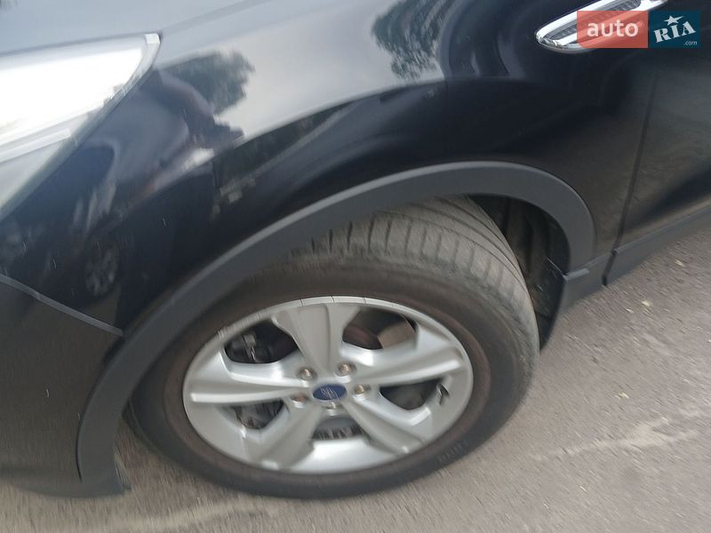 Позашляховик / Кросовер Ford Kuga 2013 в Києві